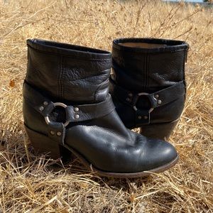Frye Judith booties moto style with harness and block heel 9